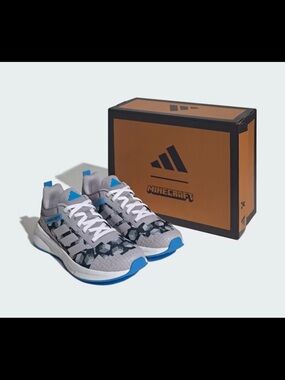 Minecraft Adidas boys size 4.5 new with tags